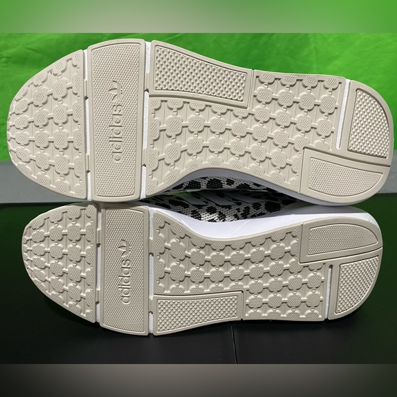 Women’s adidas swift run 22 polka dot size 7 youth women size 9 *BRAND NEW* - Picture 7 of 7